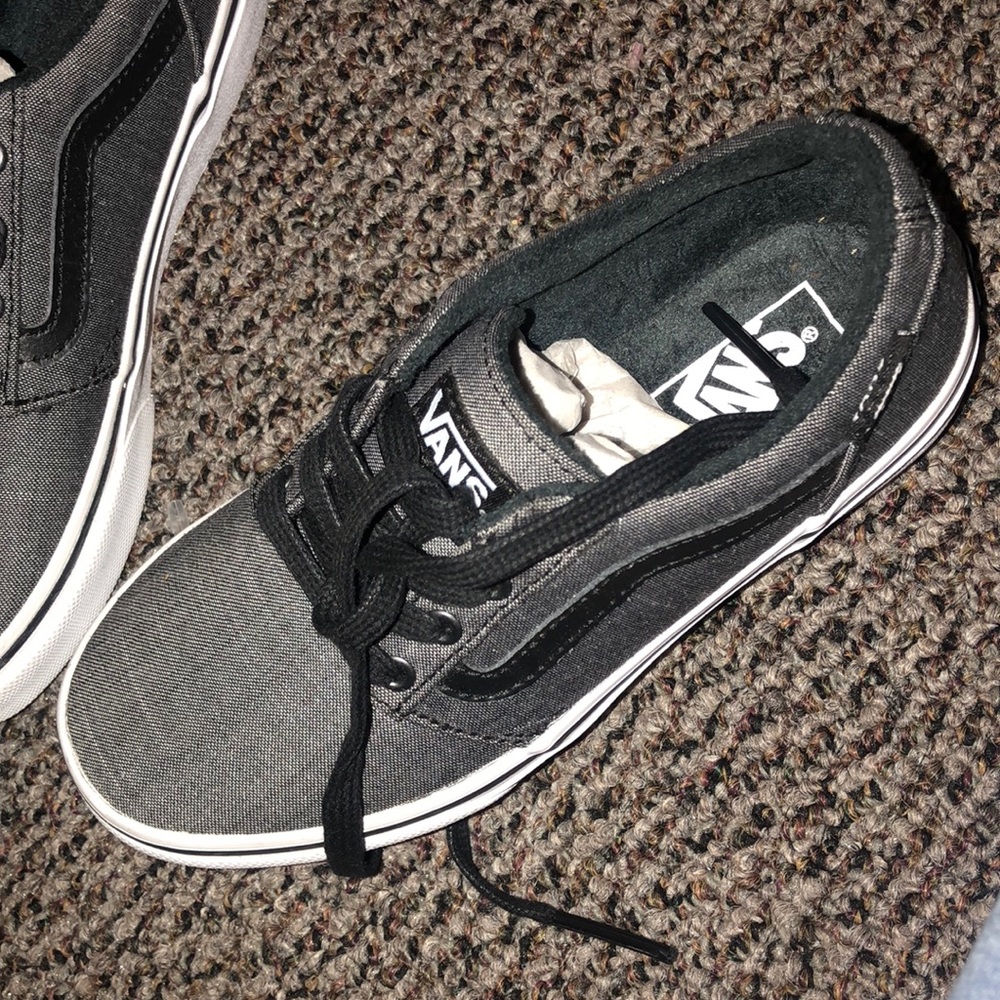 Vans - Picture 3 of 4